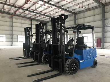 感謝蔡總的大力支持，再次購(gòu)買3+1臺(tái)比亞迪叉車，祝：生意興??！